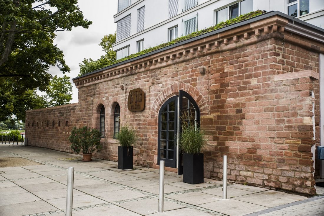 N´Eis am Rhein Sanierung Lambraki Loupas