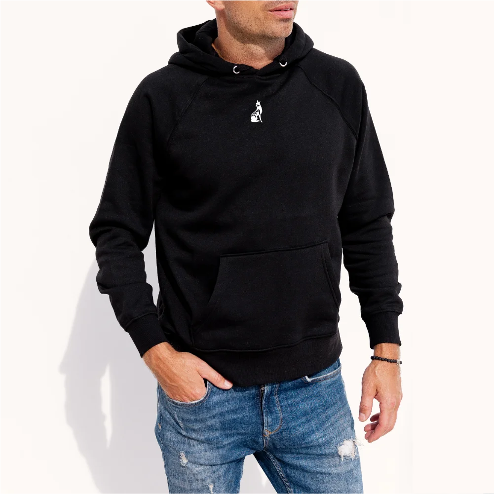 Hoodie-weiss-model-vorne