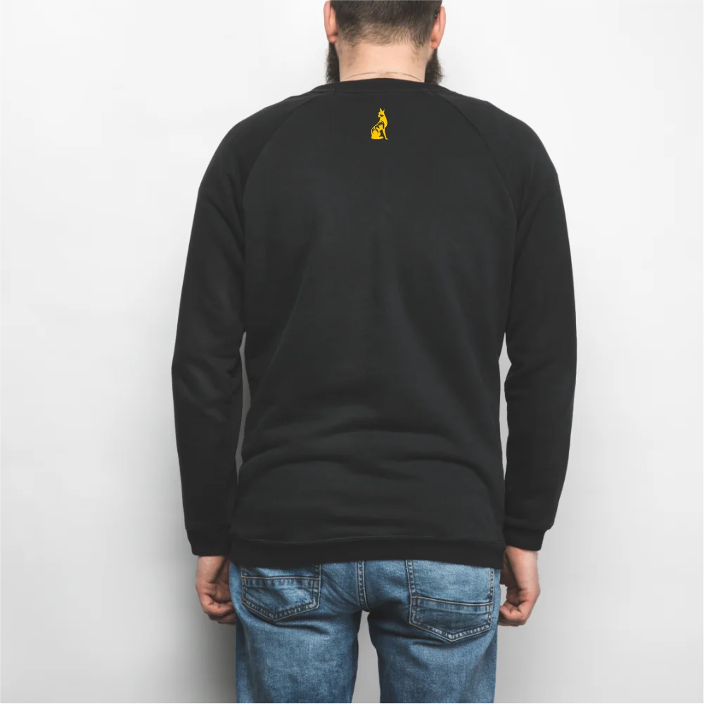 Sweater-gelb-model-hinten