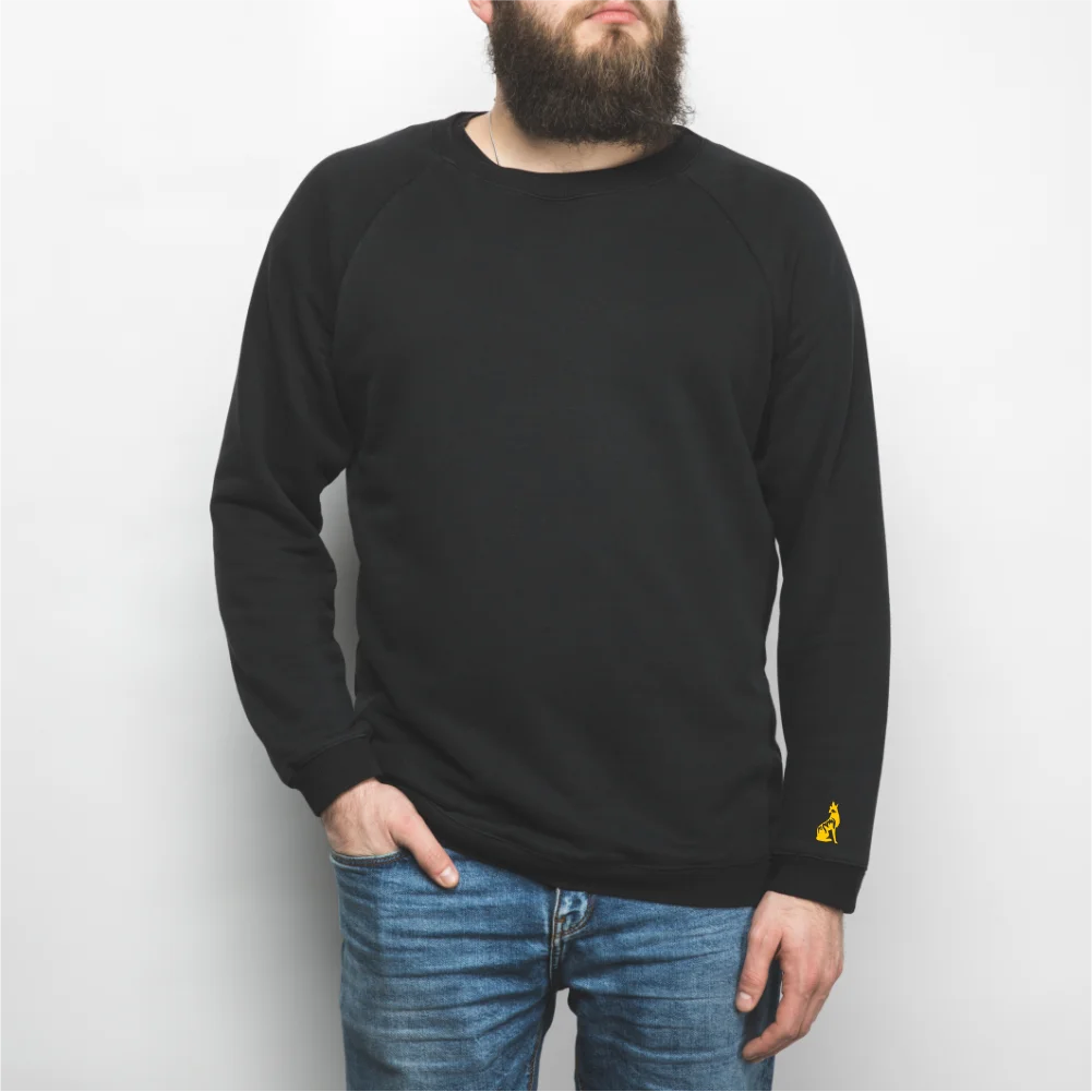 Sweater-gelb-model-vorne